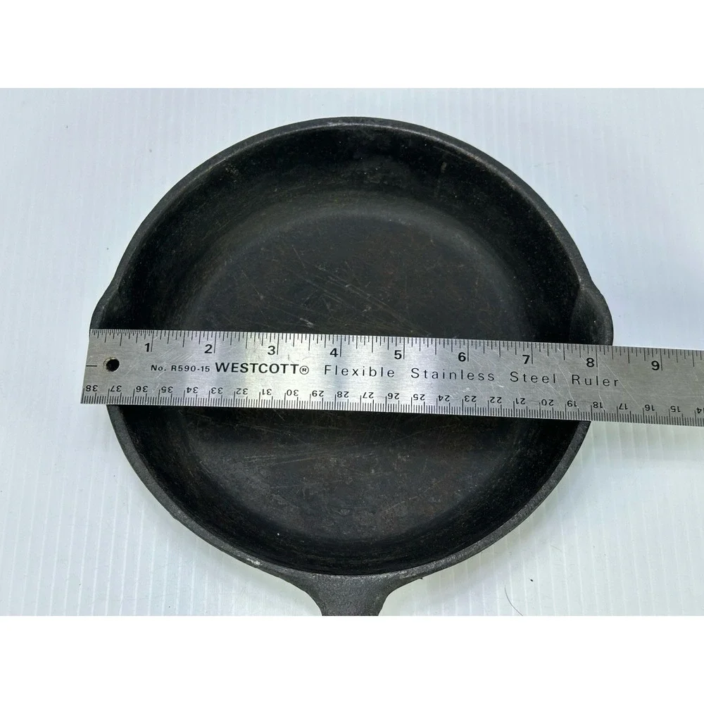 Vintage Unmarked Taiwan Double Spout Cast Iron Skillet Frying Pan‎ 8